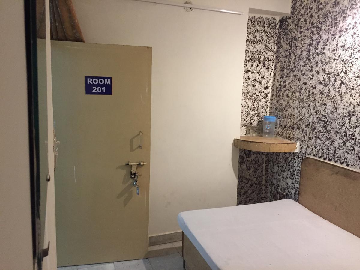 ניו דלהי Karam Durga Guest House מראה חיצוני תמונה