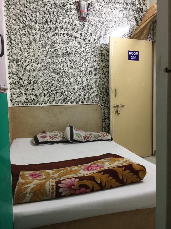 ניו דלהי Karam Durga Guest House מראה חיצוני תמונה