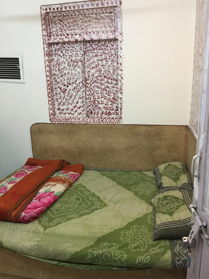ניו דלהי Karam Durga Guest House מראה חיצוני תמונה